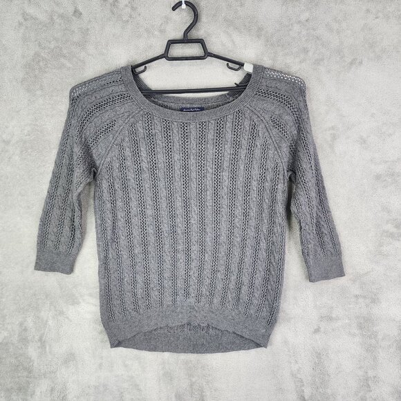 Womens Gray American Eagle Outfitters Knit Sweater Round Neck 3/4 Sleeve Size M - Picture 2 of 11